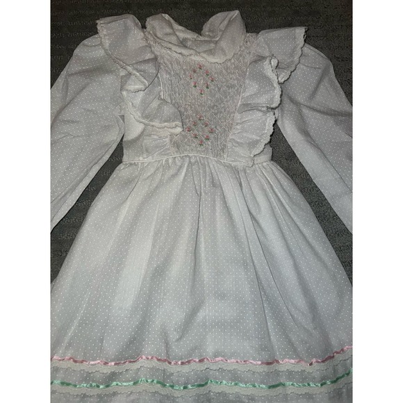 Polly Flinders vintage Prairie white Smocked Dress size 5. Pink Ruffle Lace . - Picture 2 of 8